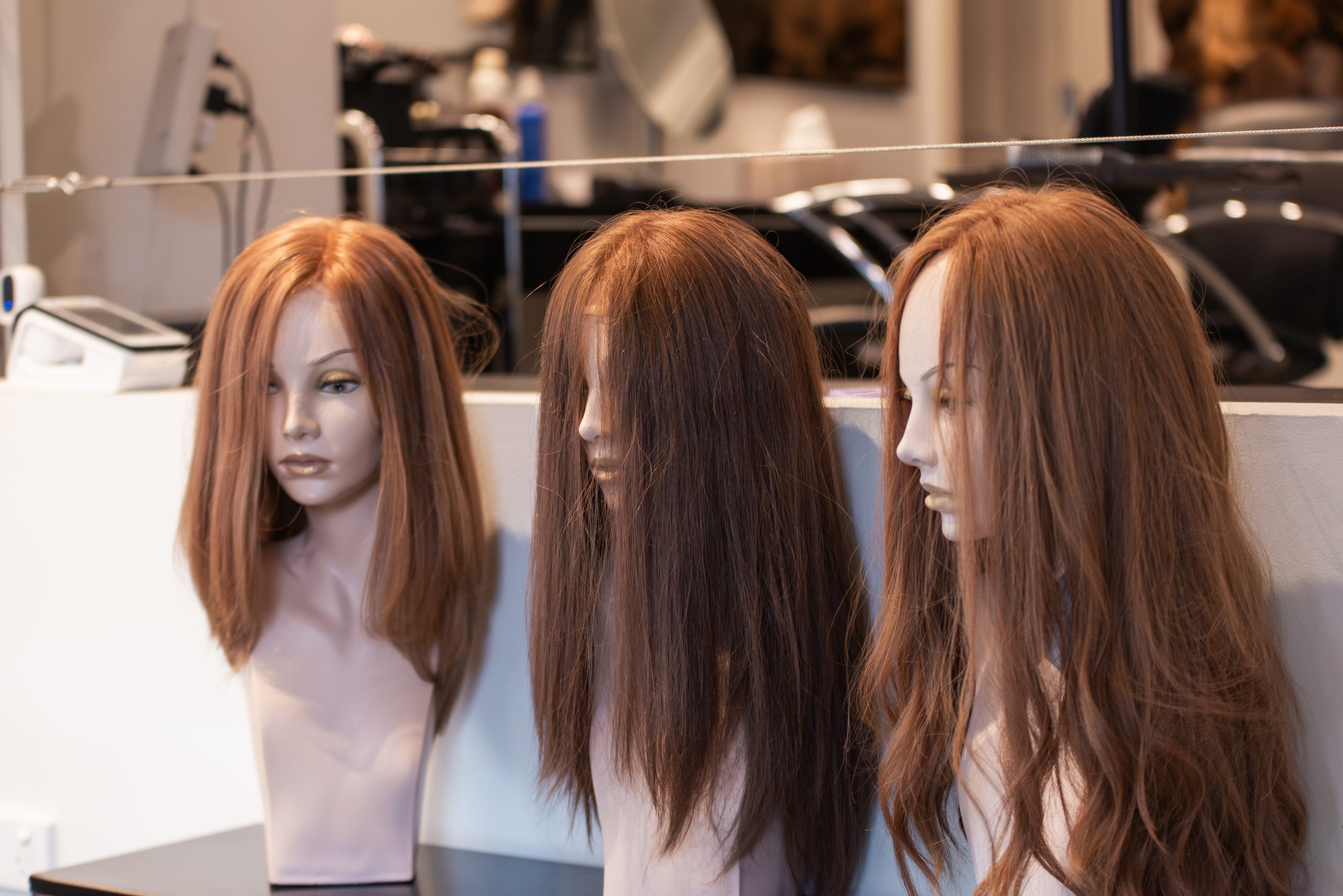 Sunber is a brand known for delivering premium, easy-to-wear wigs that elevate any look. With a variety of designs and customization options, their Bye Bye Knots collection is perfect for anyone looking to achieve a stylish, natural, and hassle-free hair transformation. These wigs are not only beautiful but functional, featuring advanced features like pre-bleached knots, glueless wear, and adjustable fittings.