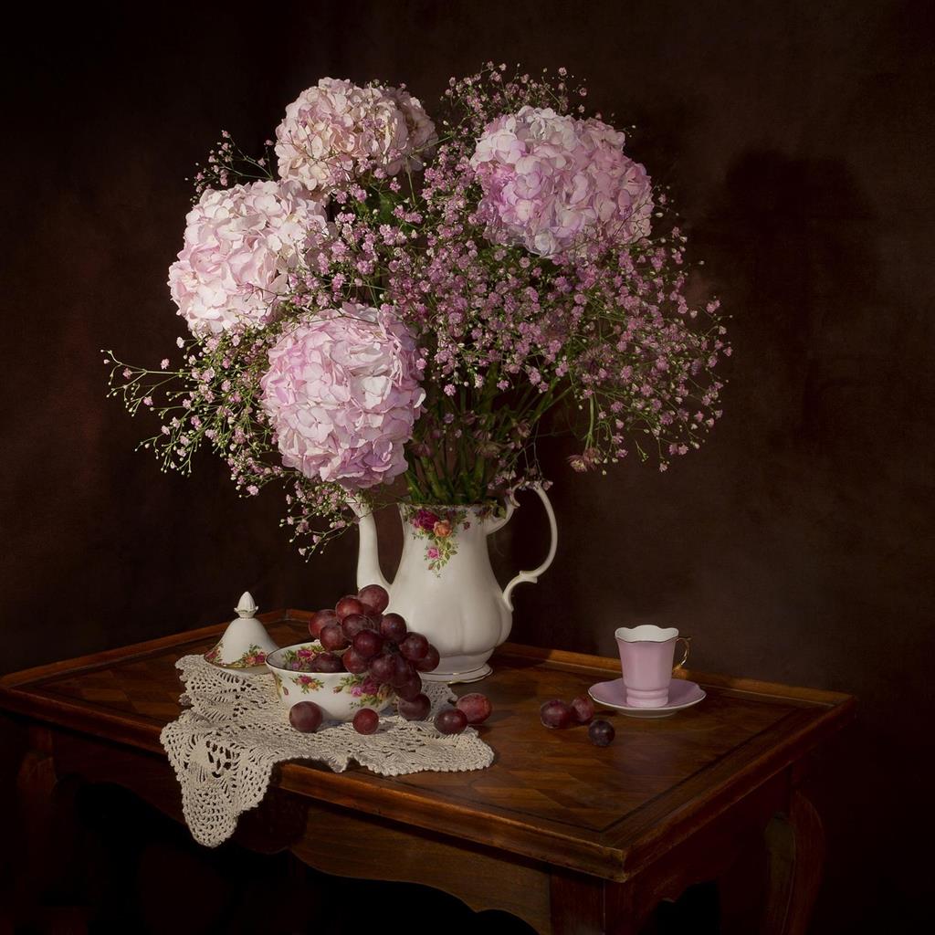There’s something quietly magical about fresh flowers. They soften spaces, lift moods, and turn the everyday into something special. Freddie’s Flowers has built its brand on that idea, delivering seasonal, sustainable flower boxes directly to homes across the UK. Each delivery isn’t just a bouquet — it’s an experience that blends creativity, mindfulness, and beauty.