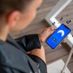 In der schnelllebigen Welt des digitalen Marketings haben nur wenige Plattformen so viel Aufmerksamkeit erregt wie TikTok. Dank seiner viralen Verbreitung und der hohen Nutzeraktivität bietet TikTok Unternehmen die einzigartige Möglichkeit, auf frische und authentische Weise mit ihrer Zielgruppe in Kontakt zu treten. Für Marken, die ihre digitale Präsenz ausbauen und ein jüngeres, dynamisches Publikum erreichen möchten, sind TikTok Ads ein leistungsstarkes Tool zur Erstellung überzeugender Kampagnen. In diesem Artikel erfahren Sie, wie Unternehmen das volle Potenzial von TikTok Ads ausschöpfen können, um Engagement, Conversions und langfristigen Erfolg zu steigern.