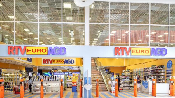 eśli chodzi o modernizację domu za pomocą najnowszych technologii, urządzeń i gadżetów, Euro.com wyróżnia się jako jedno z wiodących miejsc dla właścicieli domów, którzy chcą wprowadzić innowacje i styl do każdego pomieszczenia. Niezależnie od tego, czy szukasz najlepszych systemów rozrywki domowej, energooszczędnych urządzeń, czy najnowocześniejszych technologii, Euro.com oferuje kompleksową gamę produktów, które łączą wydajność, jakość i korzystną cenę. Platforma zyskała reputację dzięki najwyższej jakości obsłudze klienta, fachowym poradom i płynnemu procesowi zakupów online, dzięki czemu modernizacja domu staje się dziecinnie prosta.