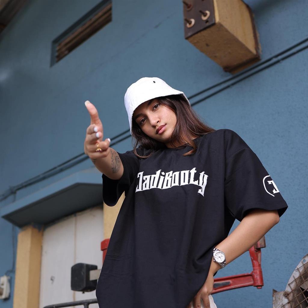 Kaiia (often styled as Kaiia The Label) is a UK-based fashion brand known for comfortable, oversized streetwear that blends casual essentials with on-trend details. Built around community, accessibility, and fast-moving drops, Kaiia has become a go-to label for relaxed fits that still feel current.